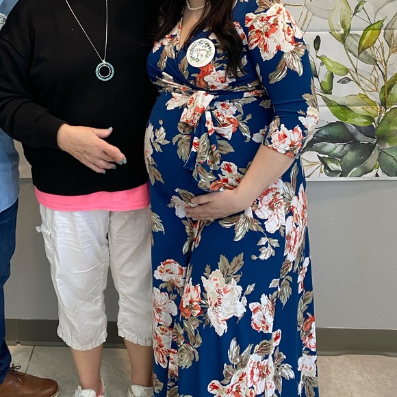 Floral dress (maternity friendly) - Picture 2 of 3